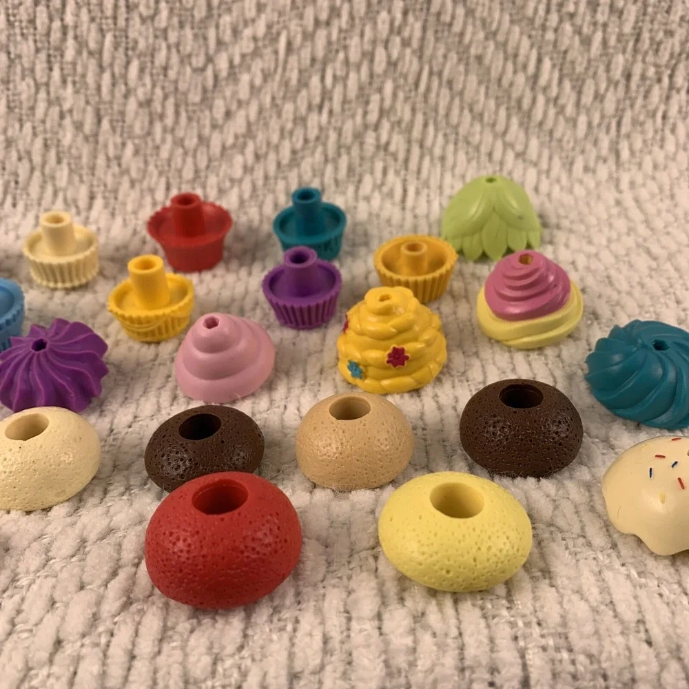 Lot of 28 Disney Princess Enchanted Cup‎ Cake Party Game Recipe Pieces Parts EUC